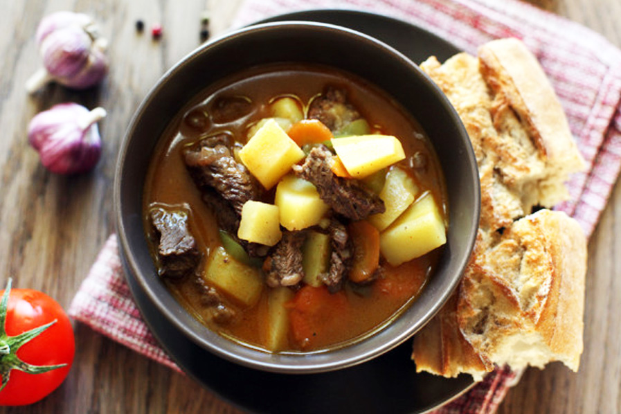 Food Fotografie - Ungarische Gulaschsuppe