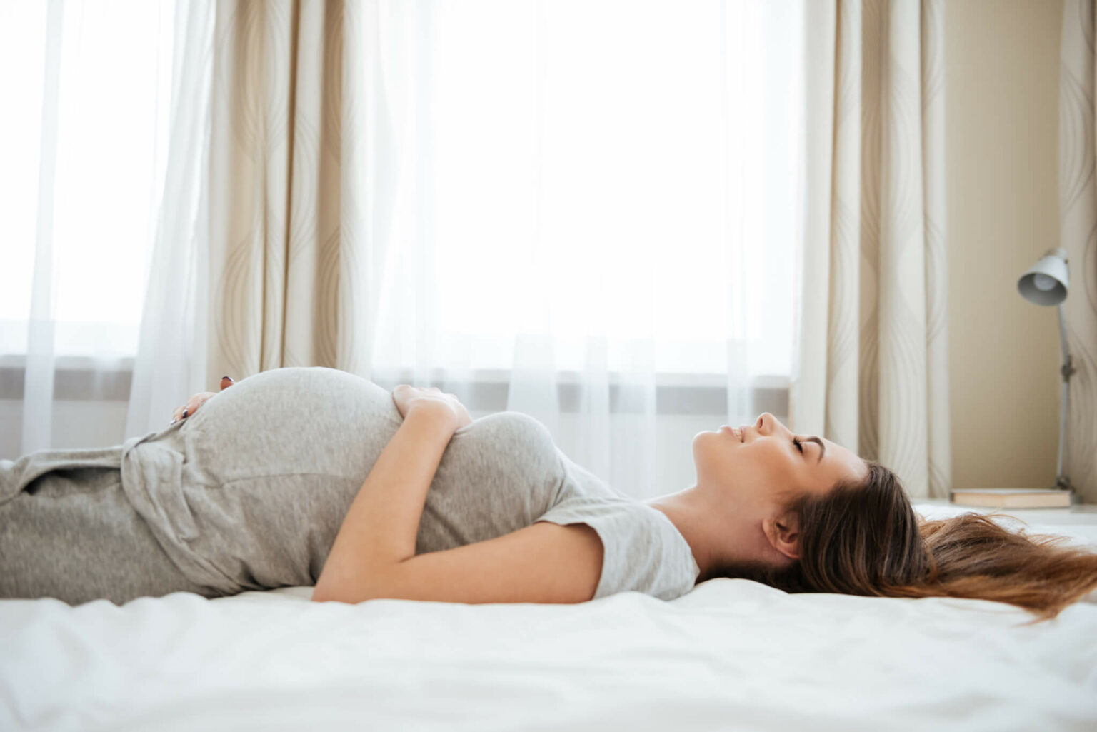 Die richtige Schlafposition in der Schwangerschaft So liegst du richtig